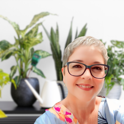 How to Grow Lavender in a Pot: 10 Expert Tips for Success 5 valeria ferreira